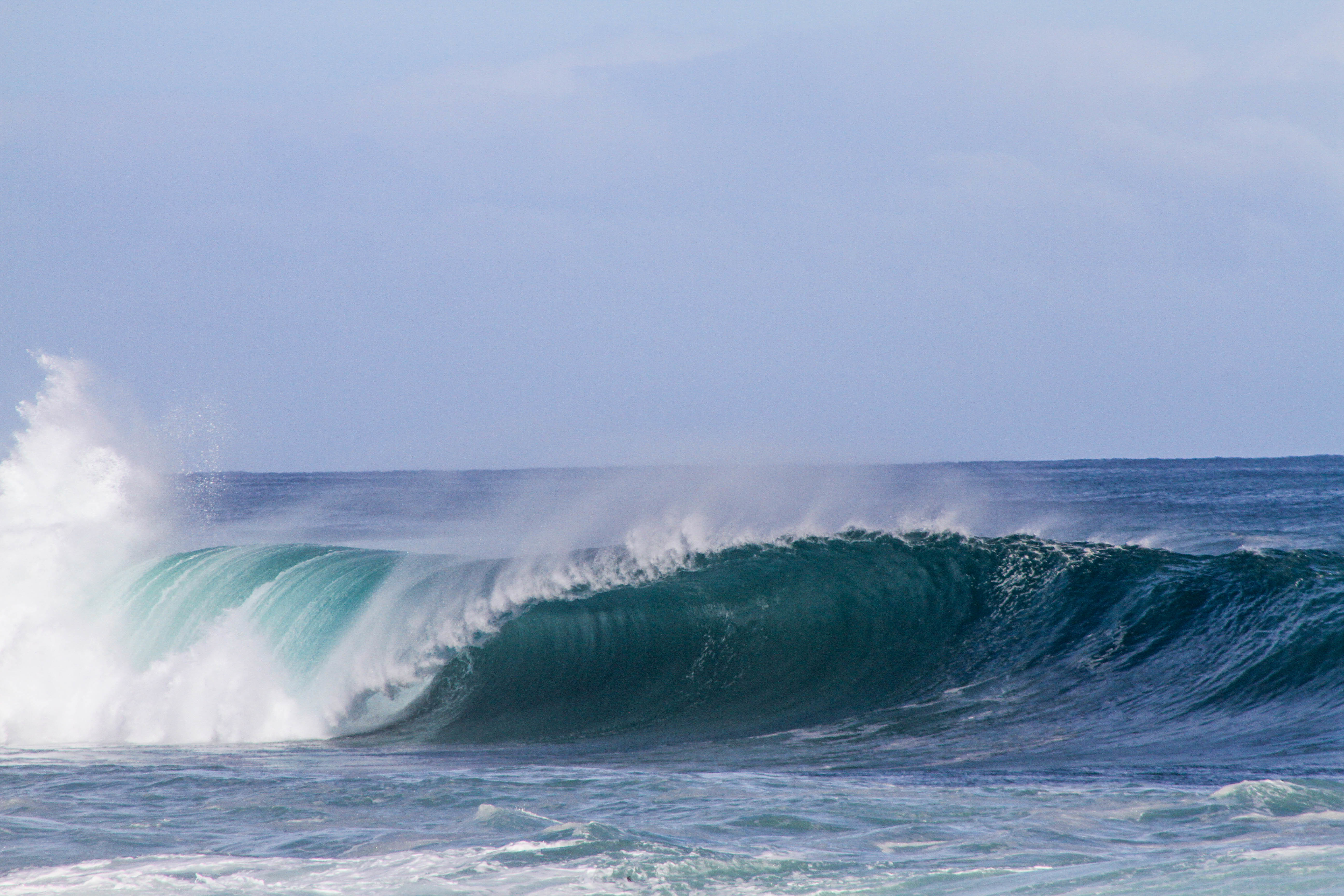 Latest company news about Salt Spray from Tropical Storms: How Seawater Affects Air Quality and the Importance of Air Purifiers